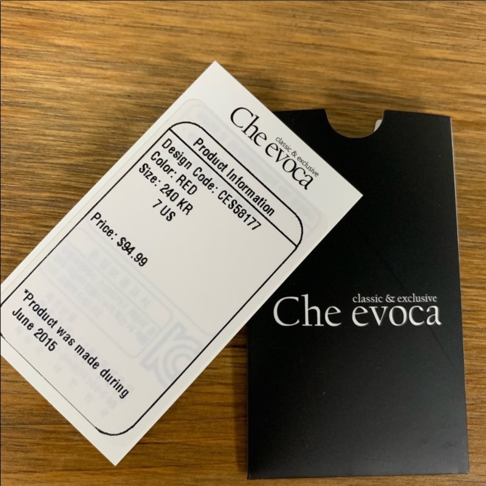 Che Evoca 3” red pump heels New In Box - Picture 6 of 6